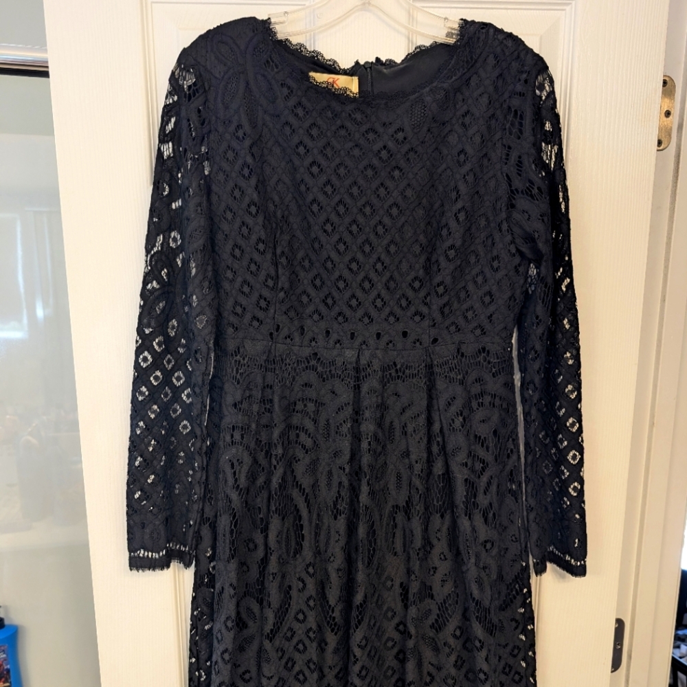 Black Lace Dress (M)